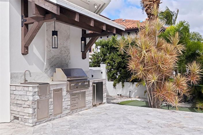 Image No.57-6 Bed Property for sale