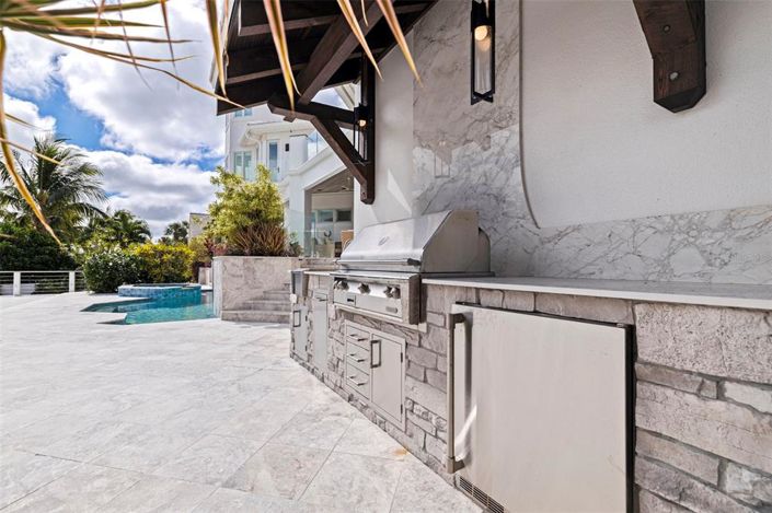 Image No.58-6 Bed Property for sale