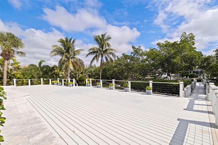 Image No.60-6 Bed Property for sale