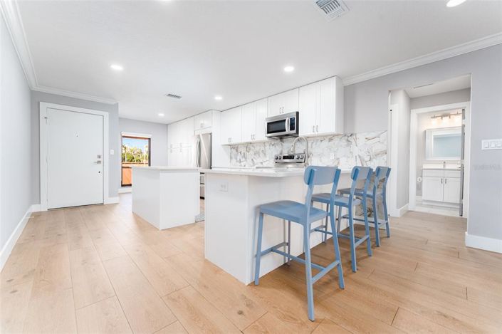 Image No.10-2 Bed Property for sale