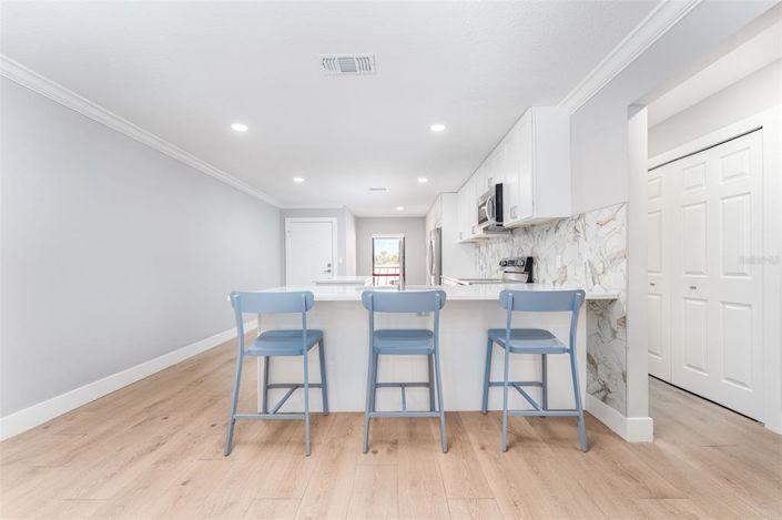 Image No.11-2 Bed Property for sale