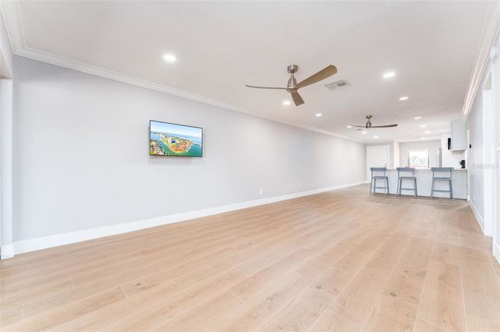 Image No.13-2 Bed Property for sale