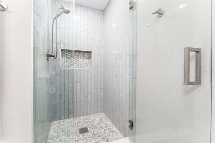 Image No.19-2 Bed Property for sale