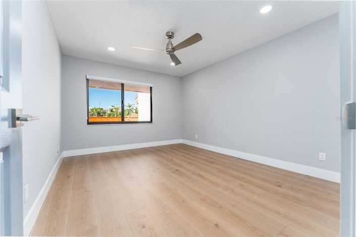 Image No.22-2 Bed Property for sale