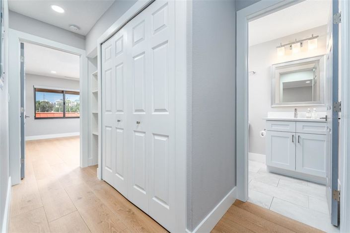 Image No.25-2 Bed Property for sale