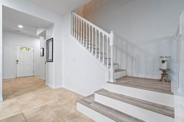 Image No.12-5 Bed Townhouse for sale