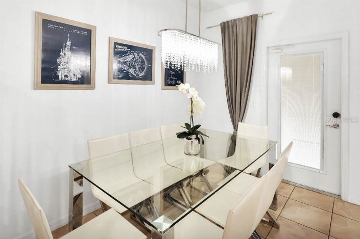 Image No.13-5 Bed Townhouse for sale