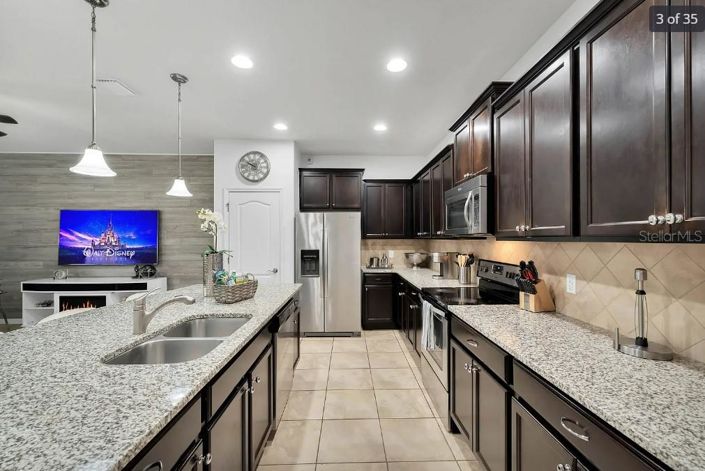 Image No.14-5 Bed Townhouse for sale