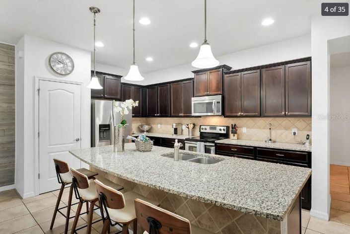 Image No.15-5 Bed Townhouse for sale