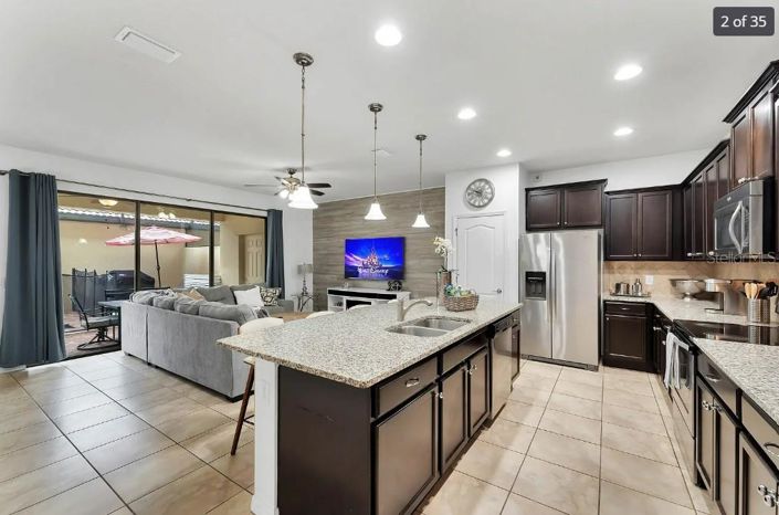 Image No.16-5 Bed Townhouse for sale