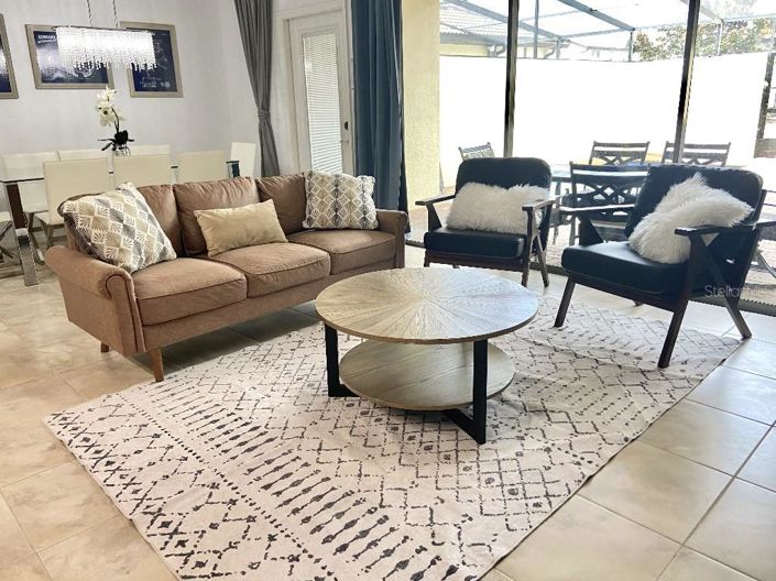 Image No.19-5 Bed Townhouse for sale