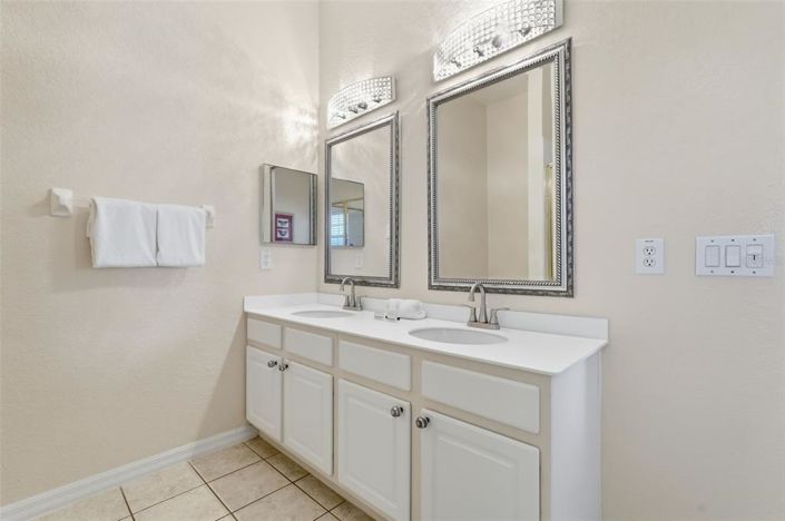 Image No.28-2 Bed Property for sale