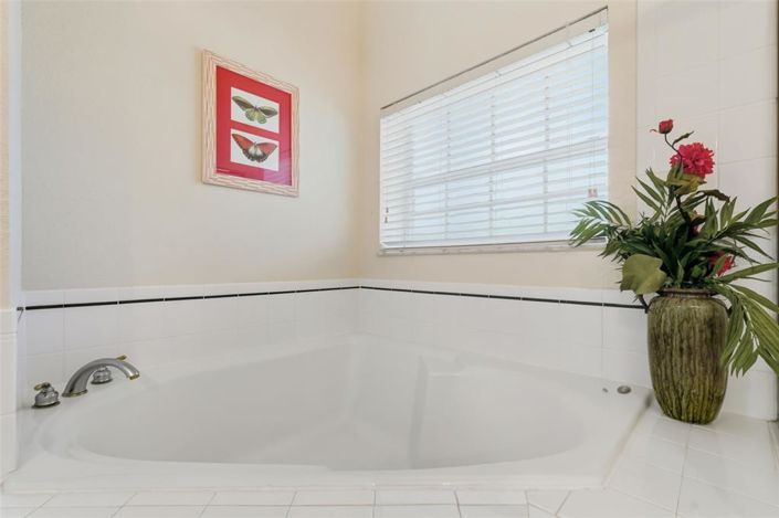 Image No.29-2 Bed Property for sale