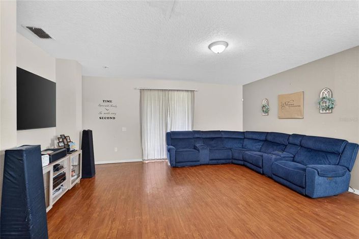 Image No.19-5 Bed Property for sale