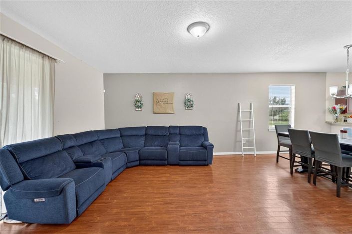 Image No.20-5 Bed Property for sale