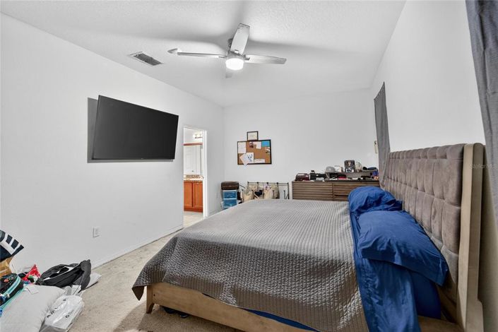 Image No.24-5 Bed Property for sale