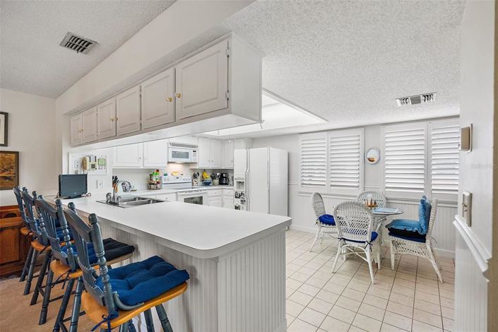 Image No.10-3 Bed Property for sale