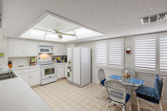 Image No.11-3 Bed Property for sale