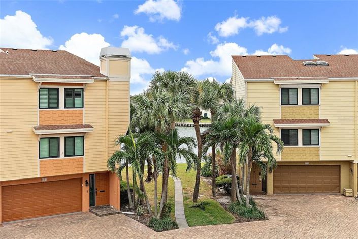 Image No.17-3 Bed Property for sale