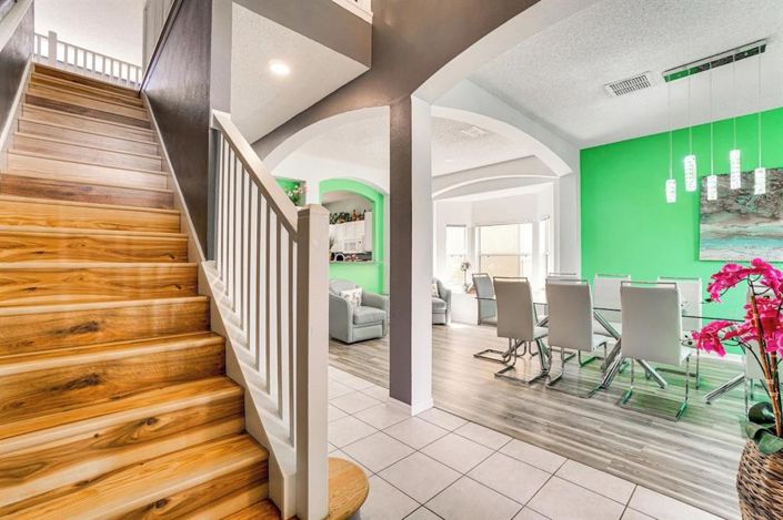 Image No.12-7 Bed Property for sale