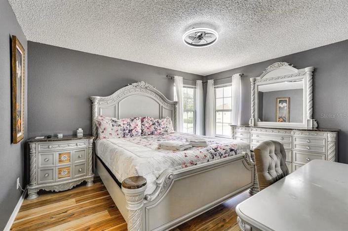 Image No.16-7 Bed Property for sale