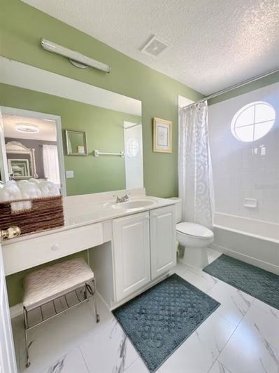 Image No.23-7 Bed Property for sale