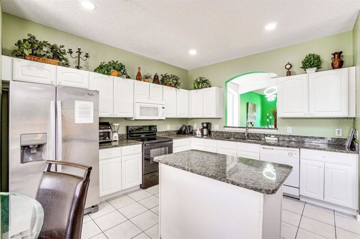 Image No.9-7 Bed Property for sale