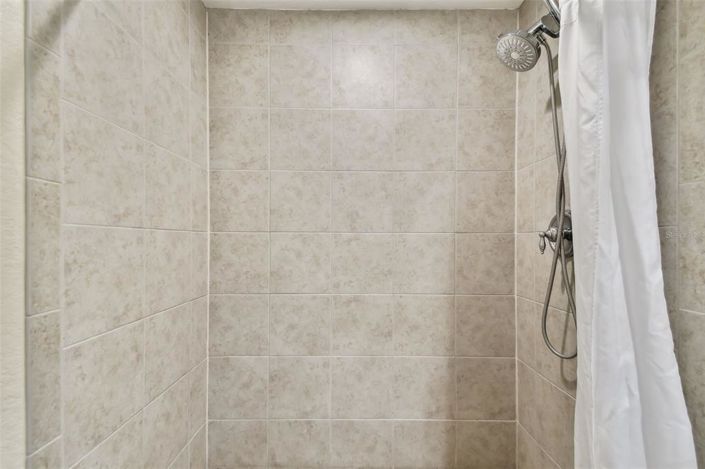 Image No.27-2 Bed Property for sale