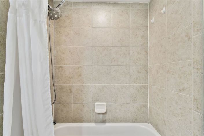 Image No.35-2 Bed Property for sale