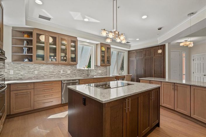 Image No.19-3 Bed Property for sale