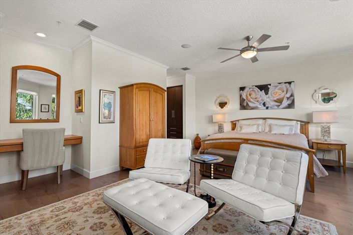 Image No.24-3 Bed Property for sale