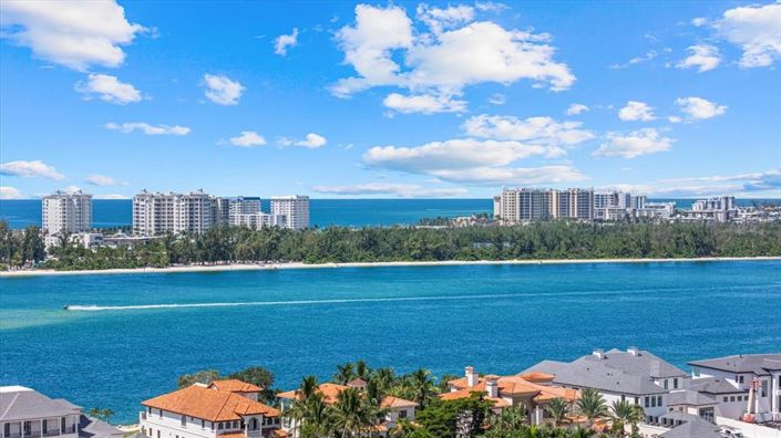 Image No.54-3 Bed Property for sale