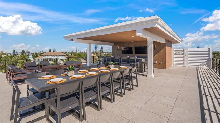 Image No.12-5 Bed Property for sale