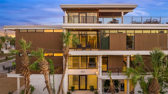 Image No.3-5 Bed Property for sale