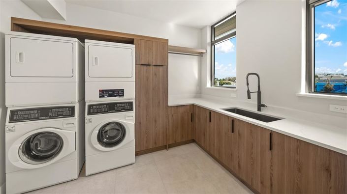 Image No.30-5 Bed Property for sale