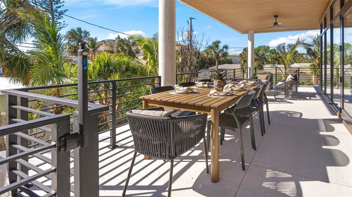 Image No.32-5 Bed Property for sale