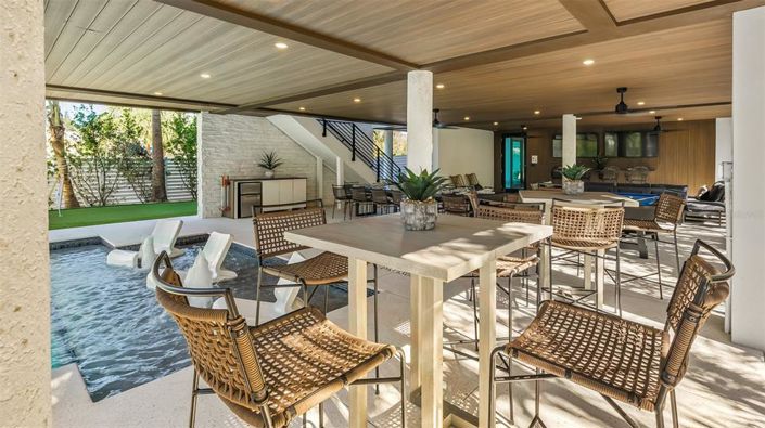 Image No.8-5 Bed Property for sale