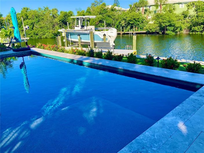 Image No.2-Propriété de 4 chambres à vendre à Sarasota