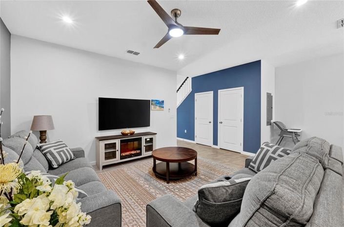 Image No.12-4 Bed Townhouse for sale