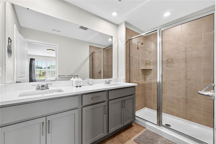 Image No.25-4 Bed Townhouse for sale