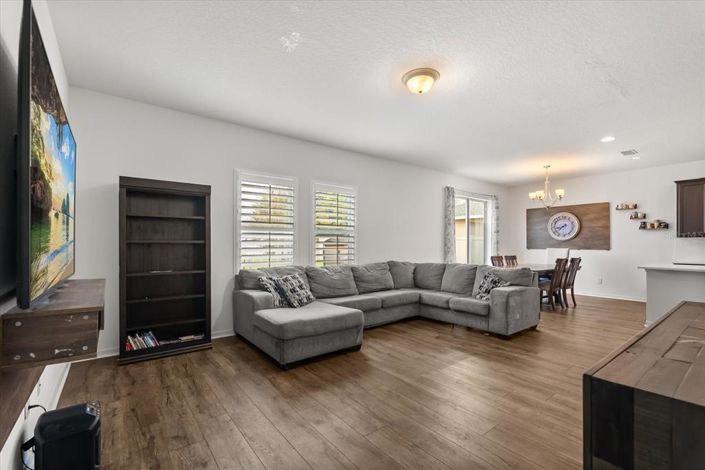 Image No.4-4 Bed Property for sale