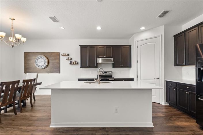 Image No.9-4 Bed Property for sale