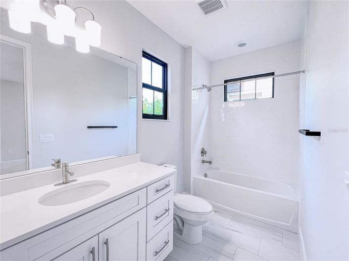 Image No.27-4 Bed Property for sale