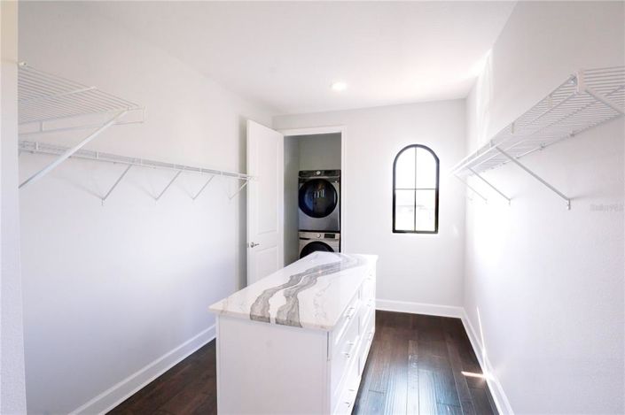 Image No.36-4 Bed Property for sale