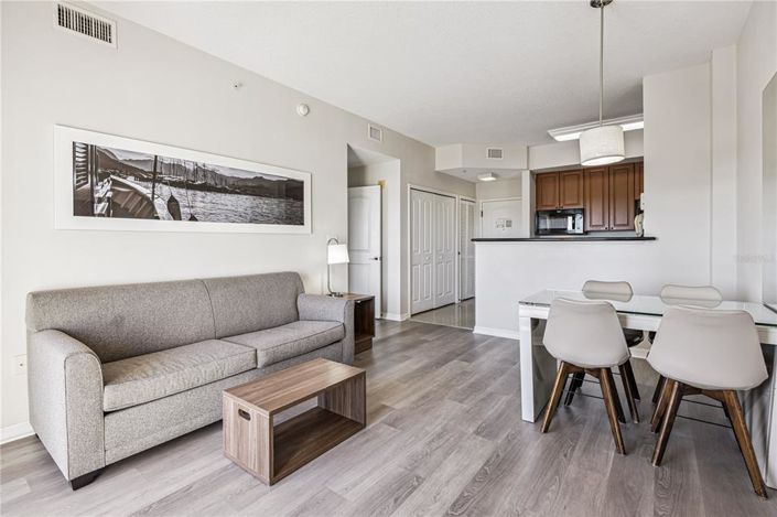 Image No.6-1 Bed Property for sale