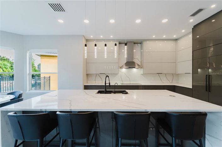 Image No.13-4 Bed Property for sale