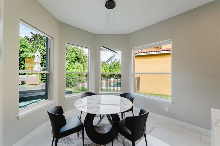 Image No.23-4 Bed Property for sale