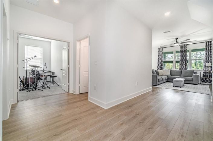 Image No.24-3 Bed Property for sale