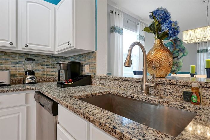 Image No.25-6 Bed Property for sale