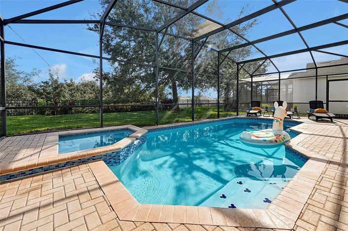 Image No.4-6 Bed Property for sale